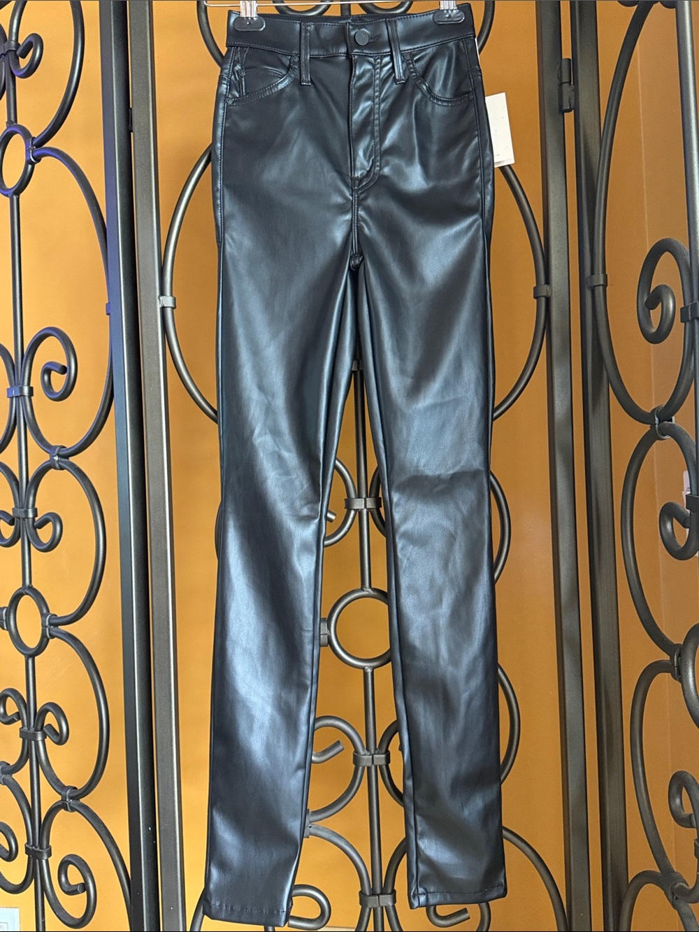 MOTHER The Super Swooner Jeans